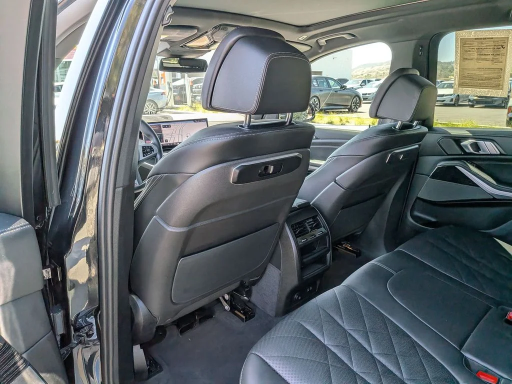 Used 2024 Black BMW sDrive40i image 33