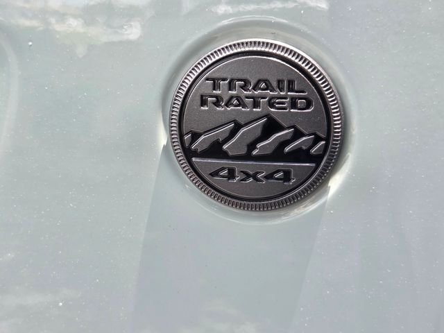 Used 2023  Jeep Sport S image 31