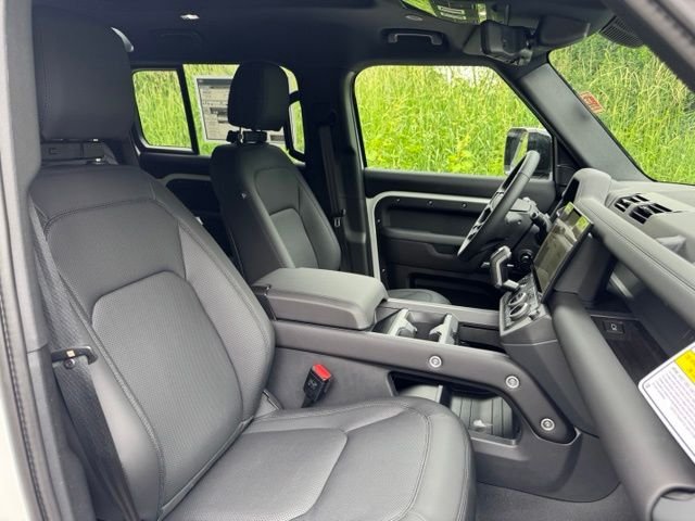 New 2026 Fuji White Land Rover X-Dynamic SE image 20