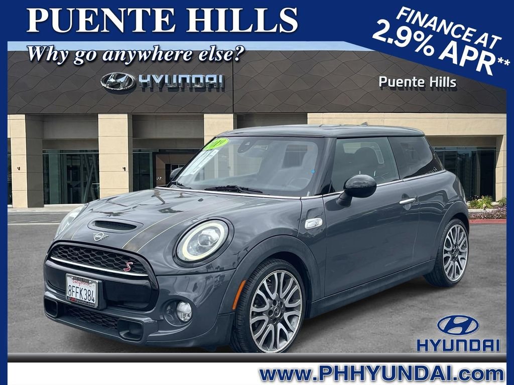 2019 MINI Hardtop Cooper S Signature's photo