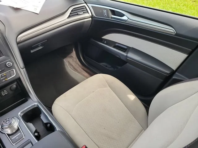 2019 Ford Fusion SE - Photo 11