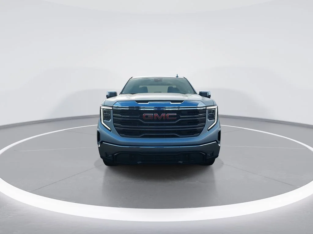 Used 2022 Silver GMC SLT image 3