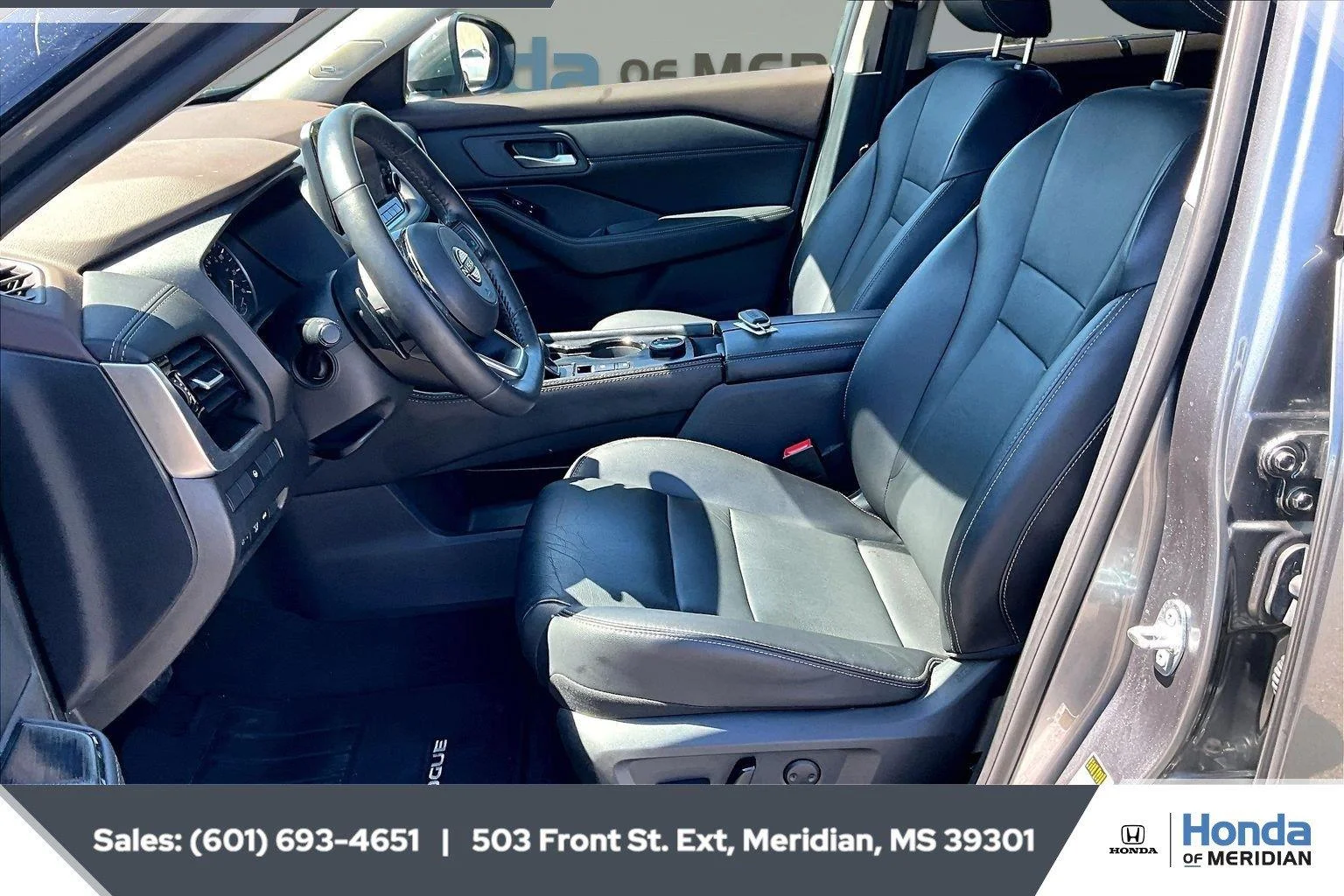 Used 2023 Gun Metallic Nissan SL image 18