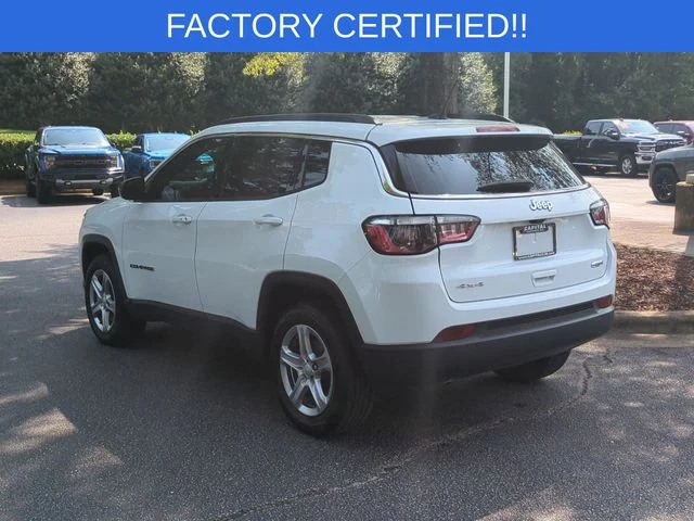Used 2024 White Jeep Latitude image 3