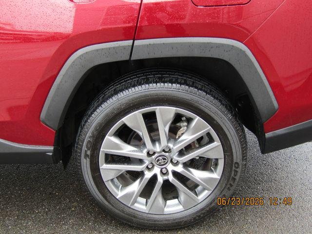 Certified Used 2023 RUBY FLARE PEARL Toyota  image 8
