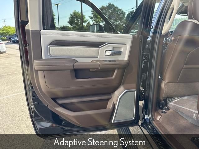 New 2025 Diamond Black Crystal Pearl-Coat Exterior Paint RAM Laramie image 26