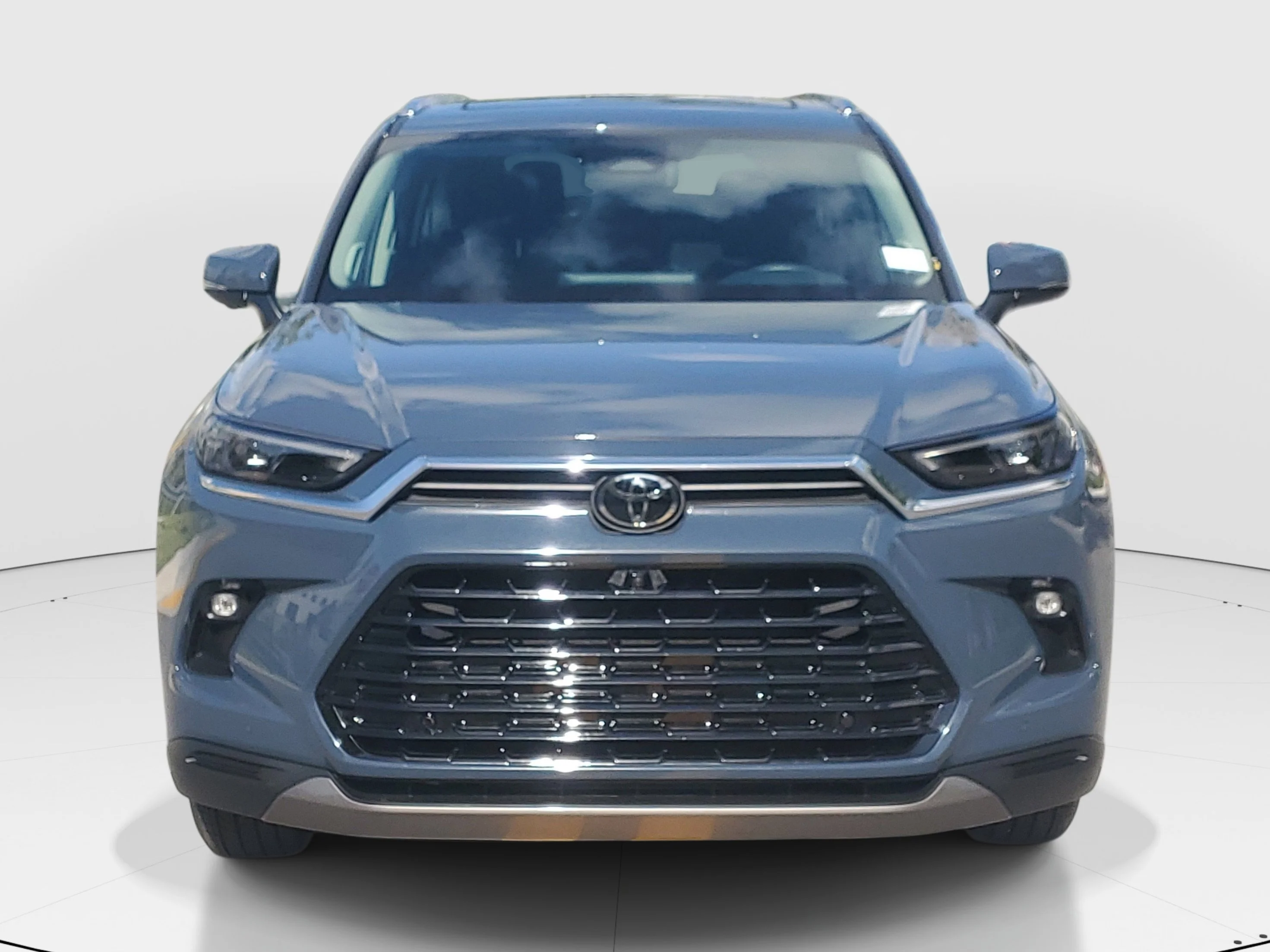 Used 2024 Cloud Toyota Platinum image 2