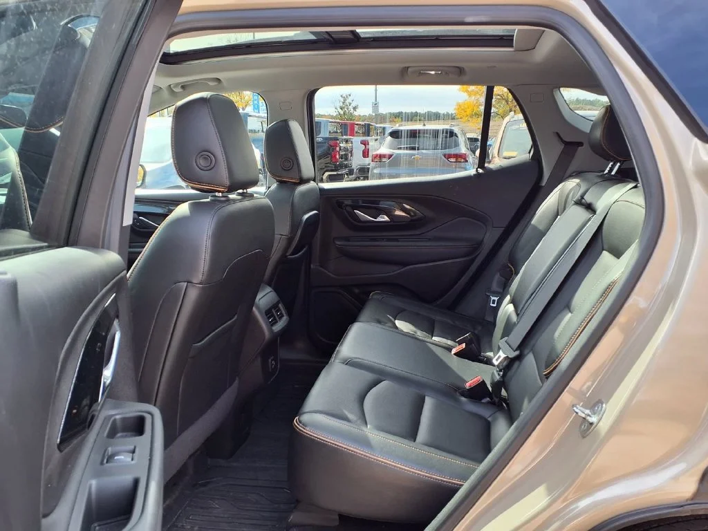 Used 2022  GMC AT4 image 13