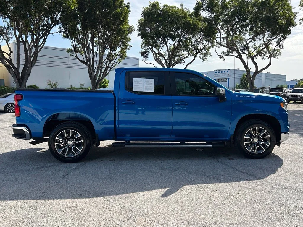 Used 2022 Glacier Blue Metallic Chevrolet LT image 3