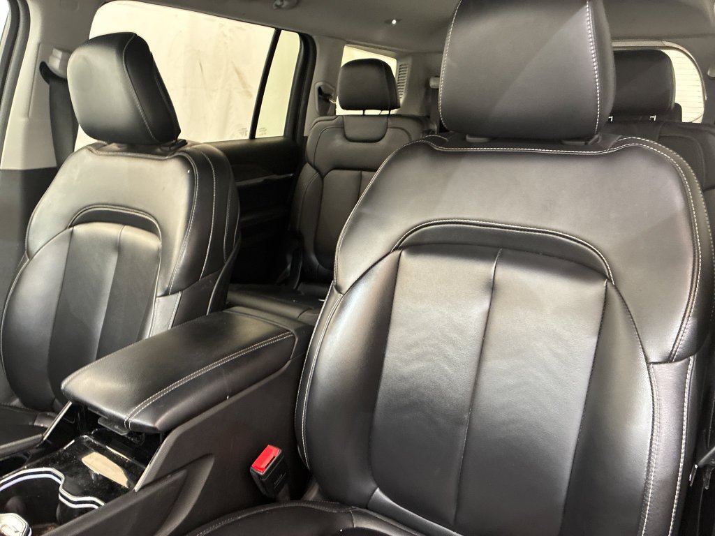 Used 2023 Black Jeep Laredo image 14