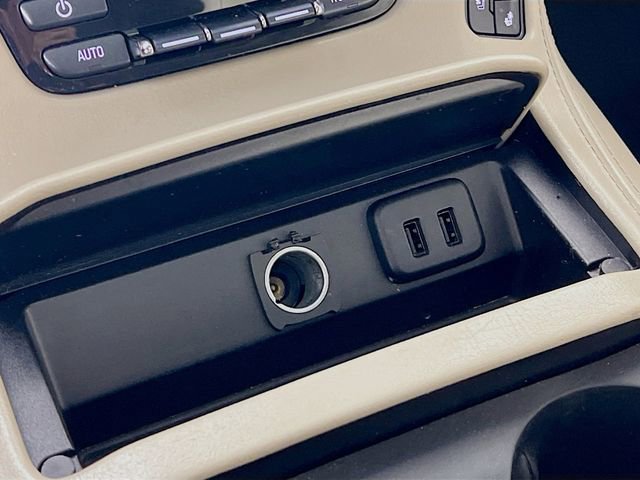 Used 2017 White Frost Tricoat GMC Denali image 21