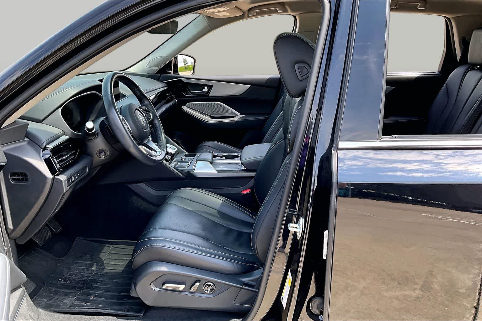 Used 2023 Majestic Black Pearl Acura w/Technology Package image 8