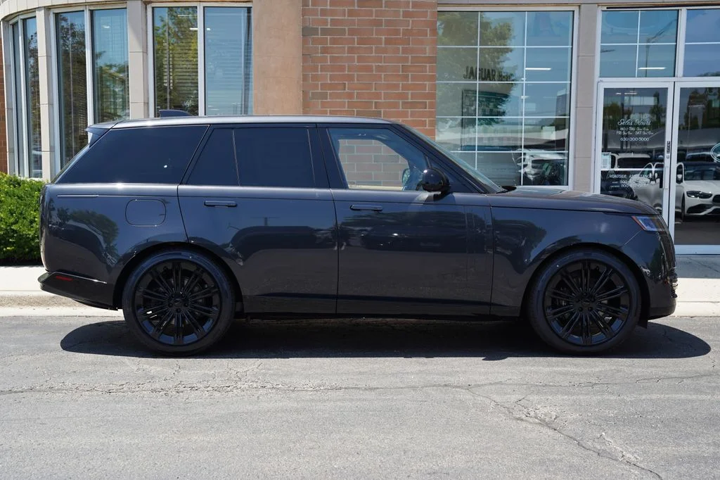 New 2026 Carpathian Grey Land Rover SE image 8