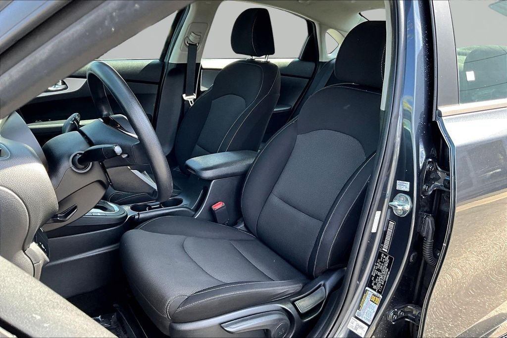 Used 2023 Gray Kia LXS image 21