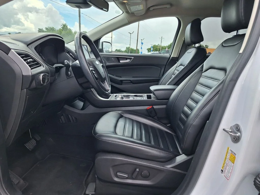 Used 2023 Oxford White Ford SEL image 11