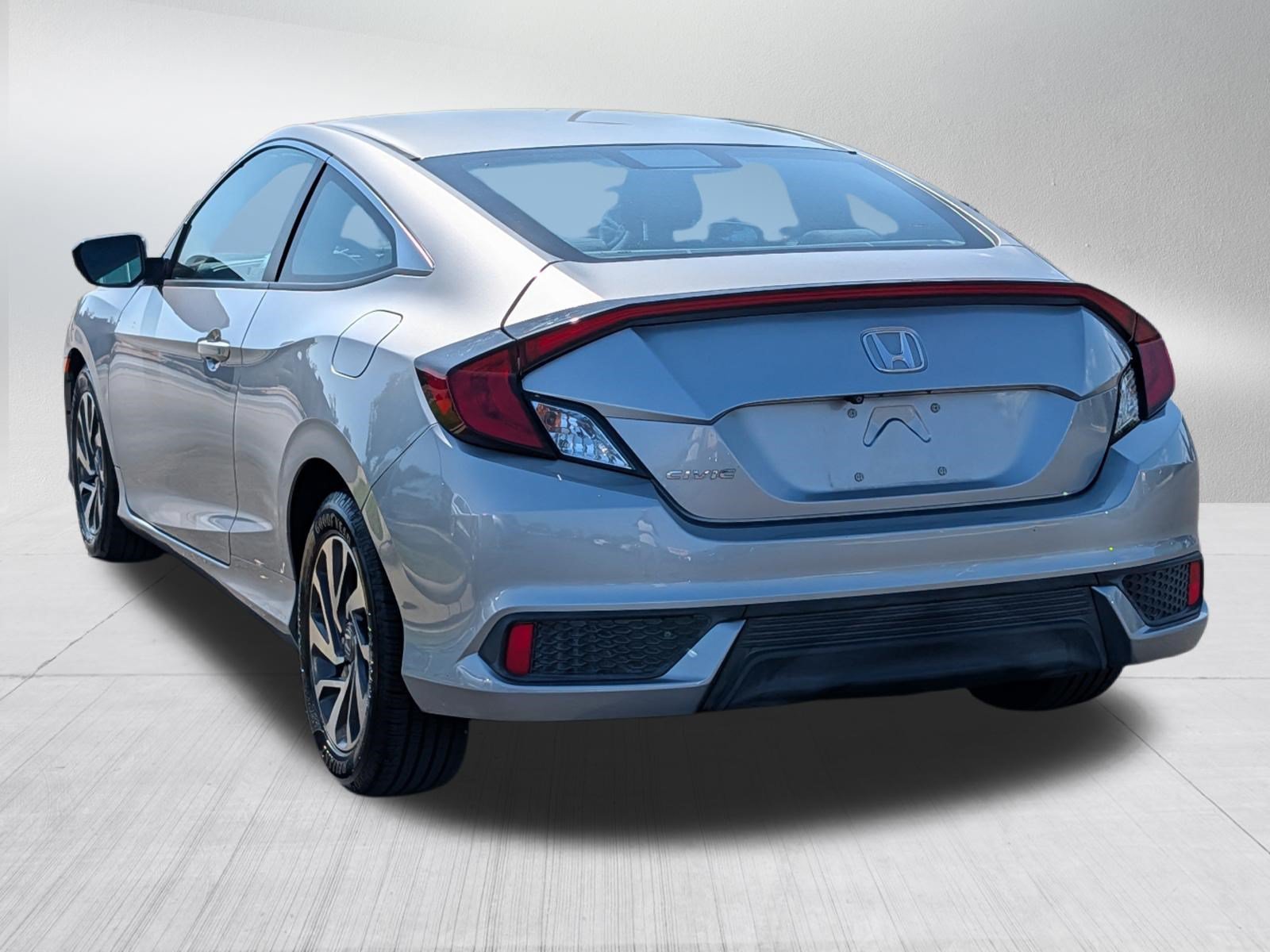 Used 2019 Lunar Silver Metallic Honda LX image 5