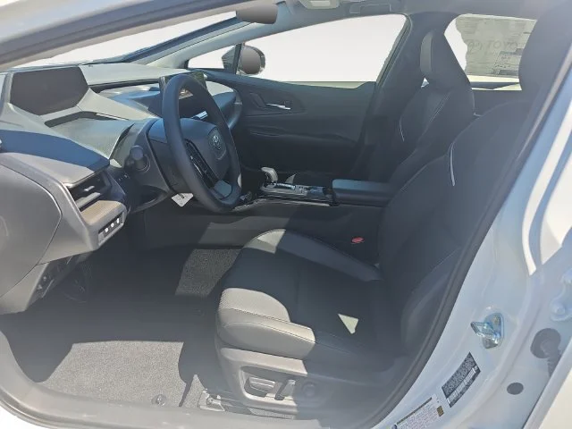 New 2027 Wind Chill Pearl Toyota XLE image 7