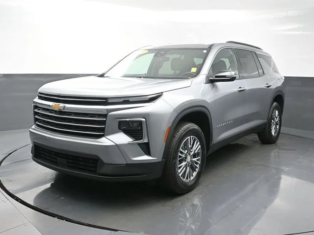 Used 2025 Gray Chevrolet LT image 3