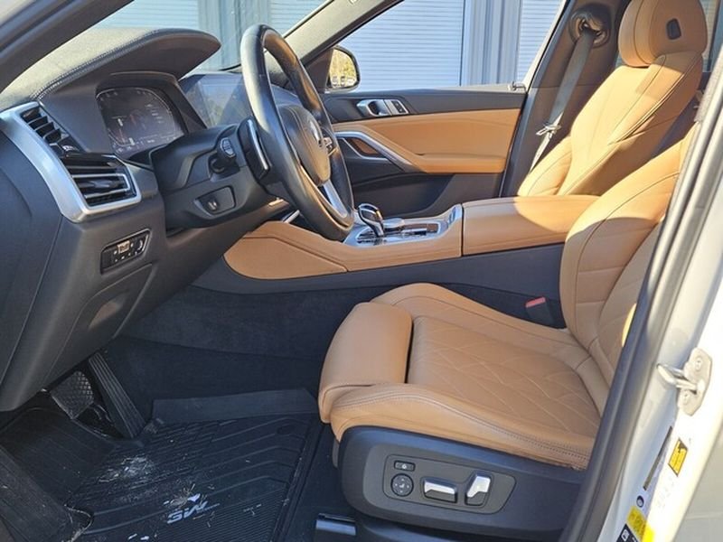 Used 2023 Mineral White Metallic BMW xDrive40i image 6