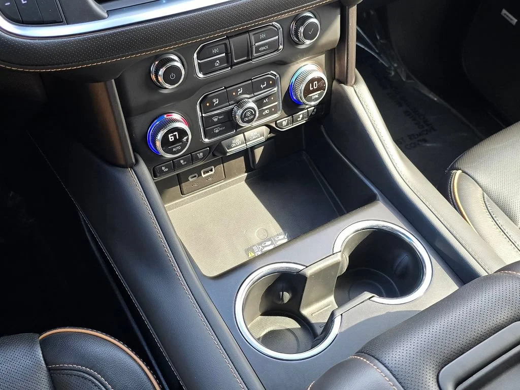 2022 GMC Yukon AT4 - Photo 25