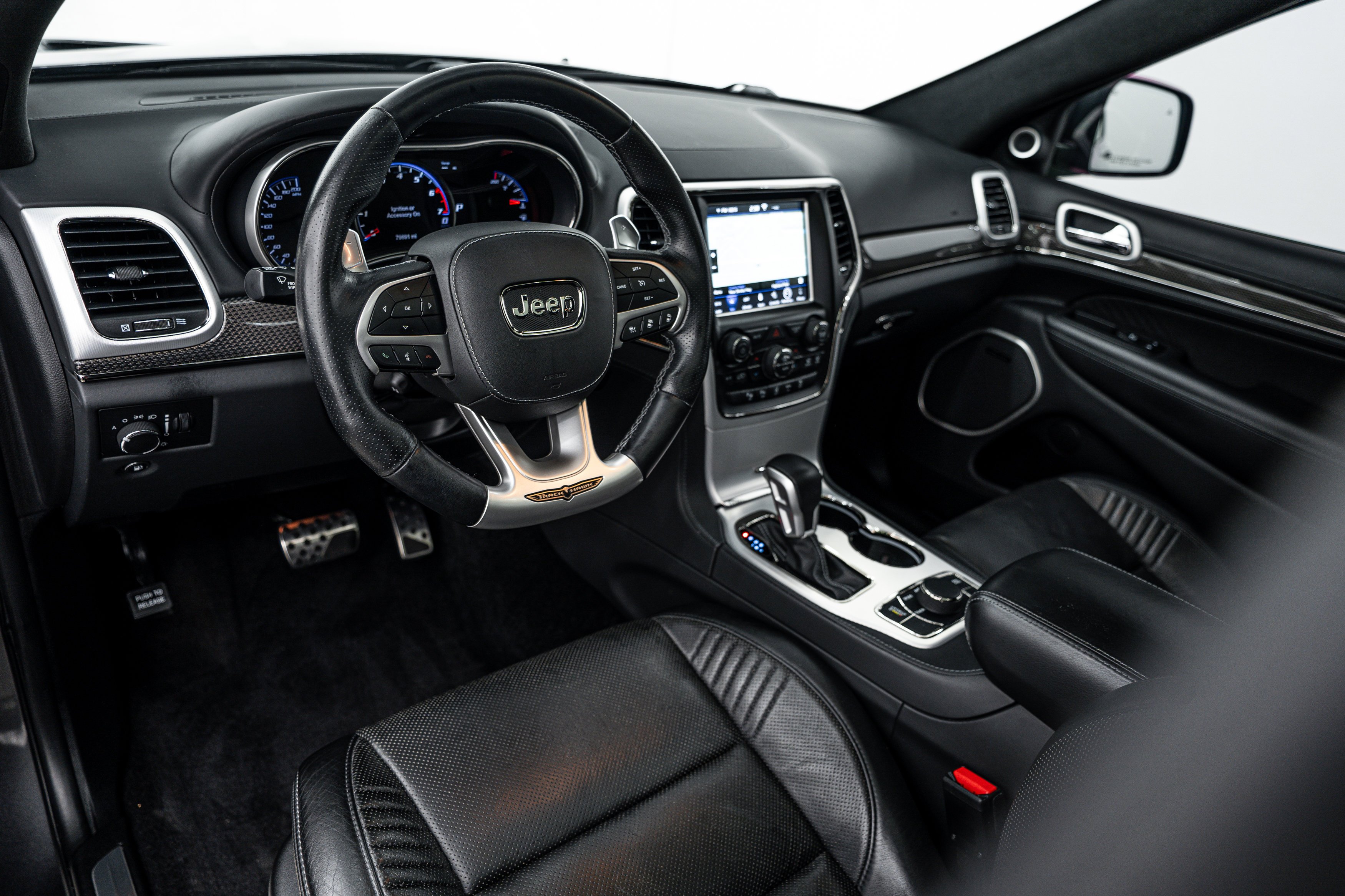Used 2018 Granite Crystal Metallic Clearcoat Jeep Trackhawk image 9