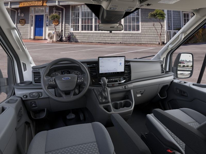 New 2025 Oxford White Ford XLT image 9