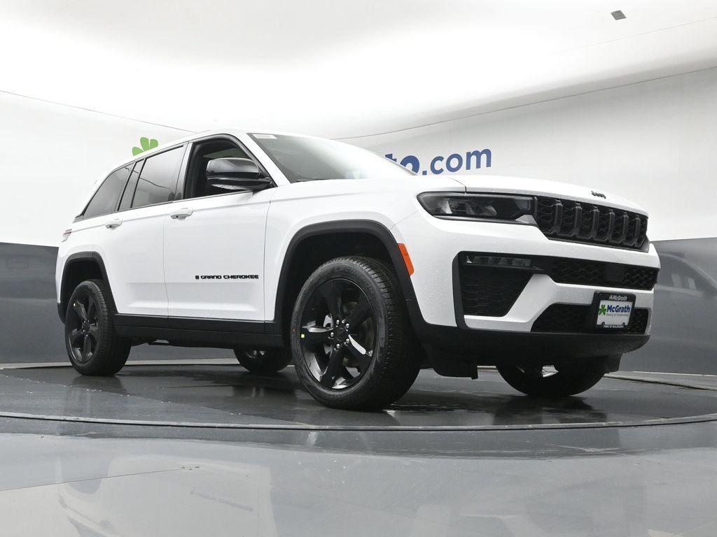 New 2026 Bright White Clear-Coat Exterior Paint Jeep Limited image 34
