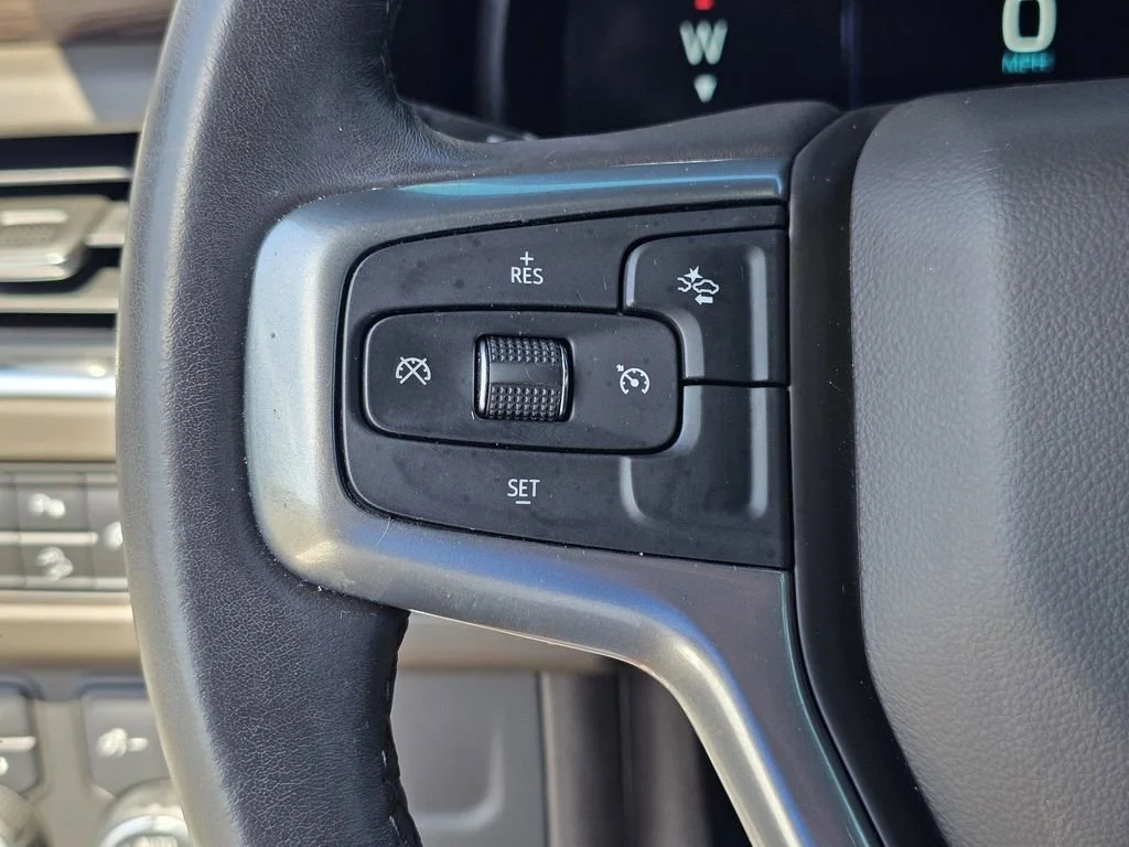 Used 2023 Summit White Chevrolet Z71 image 21