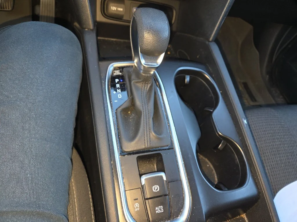 Used 2020 Red Hyundai SE image 24
