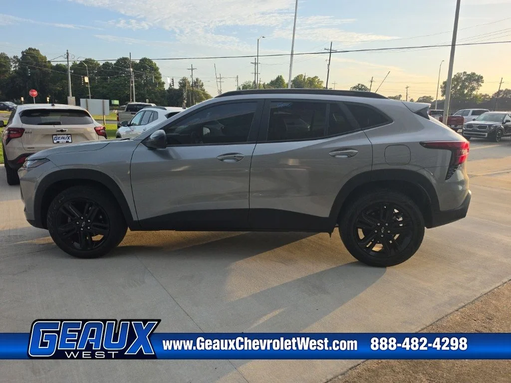Used 2025 Gray Chevrolet ACTIV image 5
