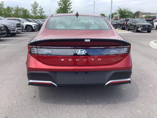 2025 Hyundai Sonata SE - Photo 6