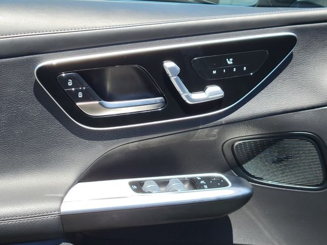 Certified Used 2023  Mercedes-Benz GLC 300 image 18