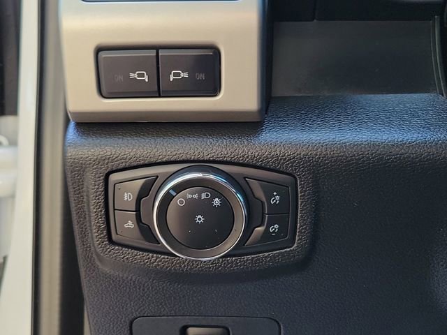 Used 2020 White Ford Lariat image 22