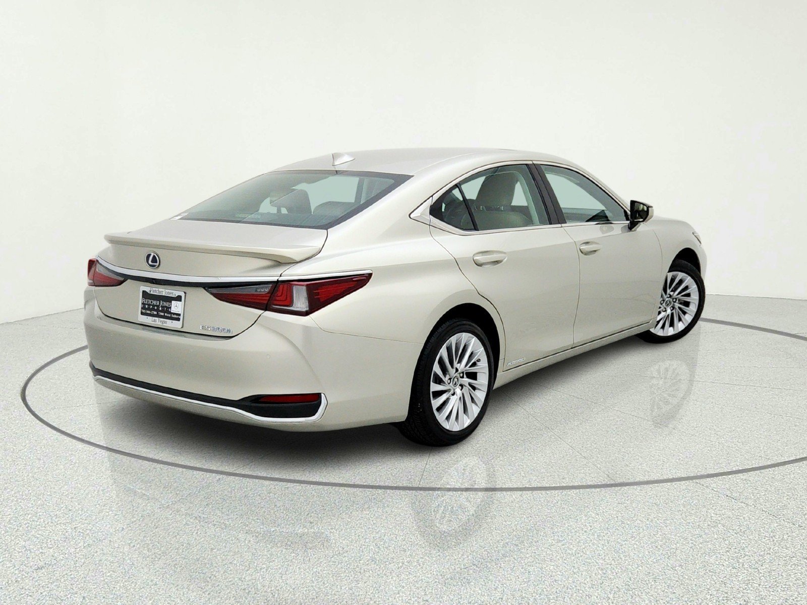 Used 2019 MOONBEAM BEIGE Lexus ES 300h Luxury image 9
