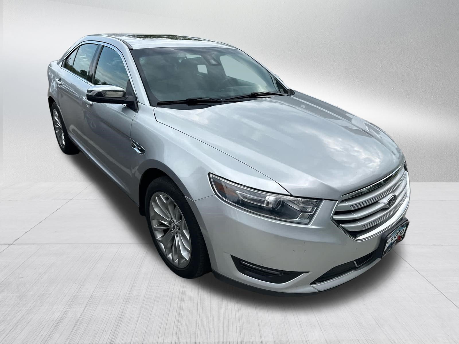 2019 Ford Taurus Limited - Photo 3