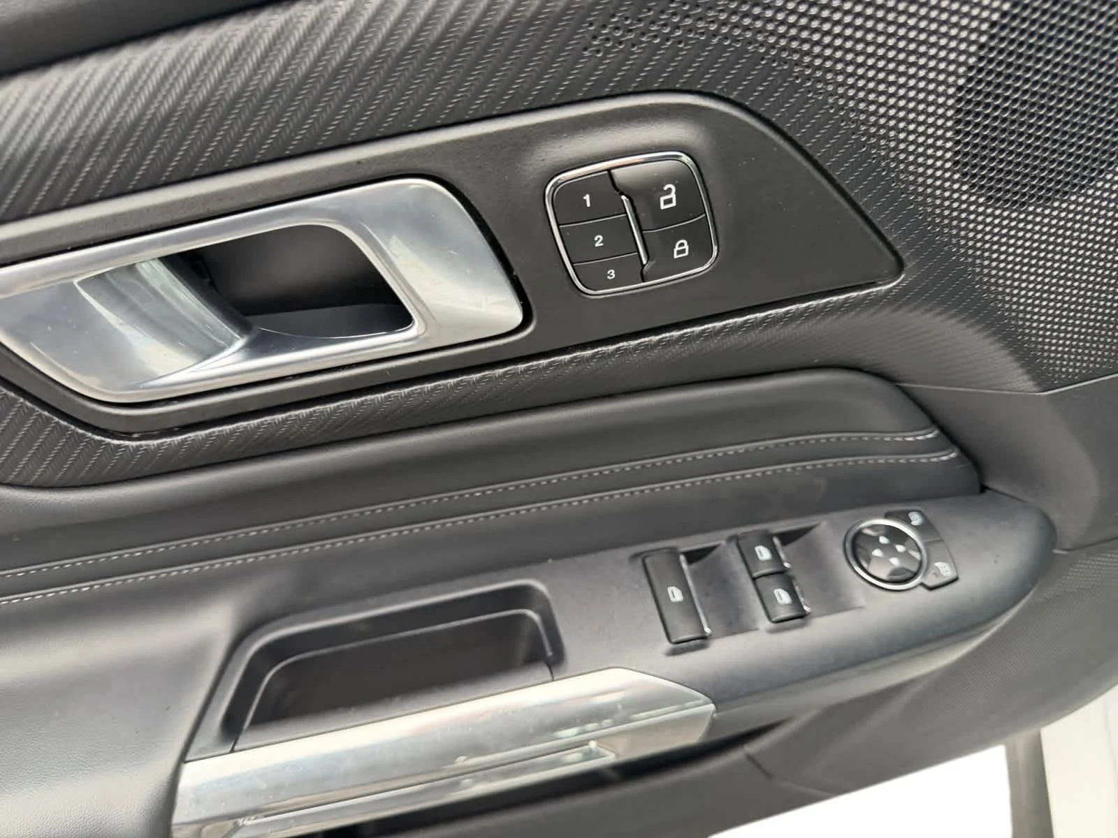 2024 Ford Mustang GT Premium - Photo 12