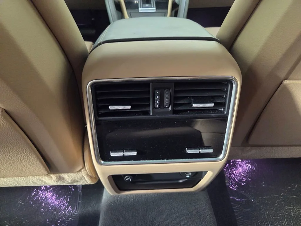 Used 2023 Chalk Porsche Platinum Edition image 26