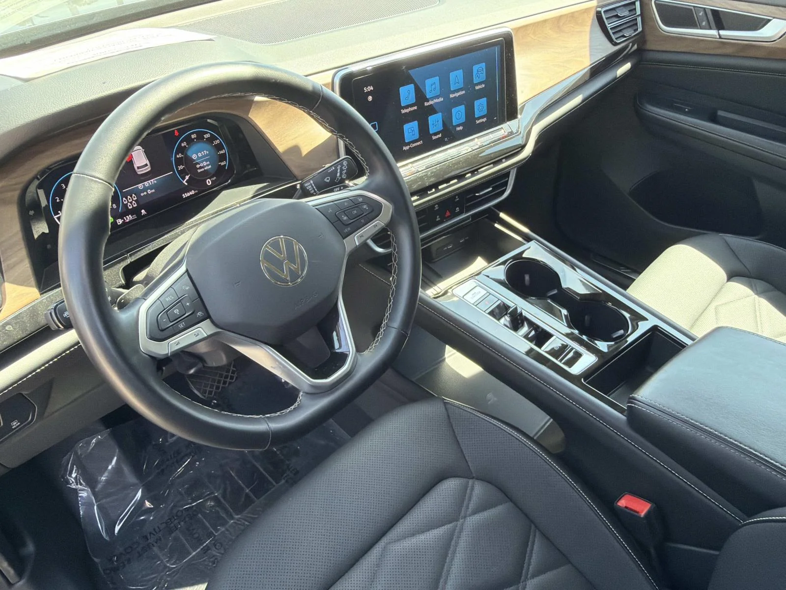 Used 2025 WHITE Volkswagen 2.0T SE w/Technology FWD image 7