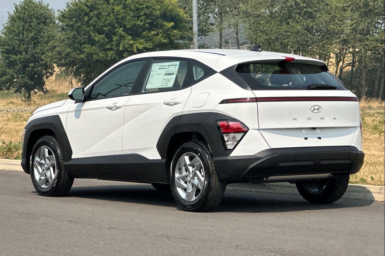 New 2027  Hyundai SE FWD image 5