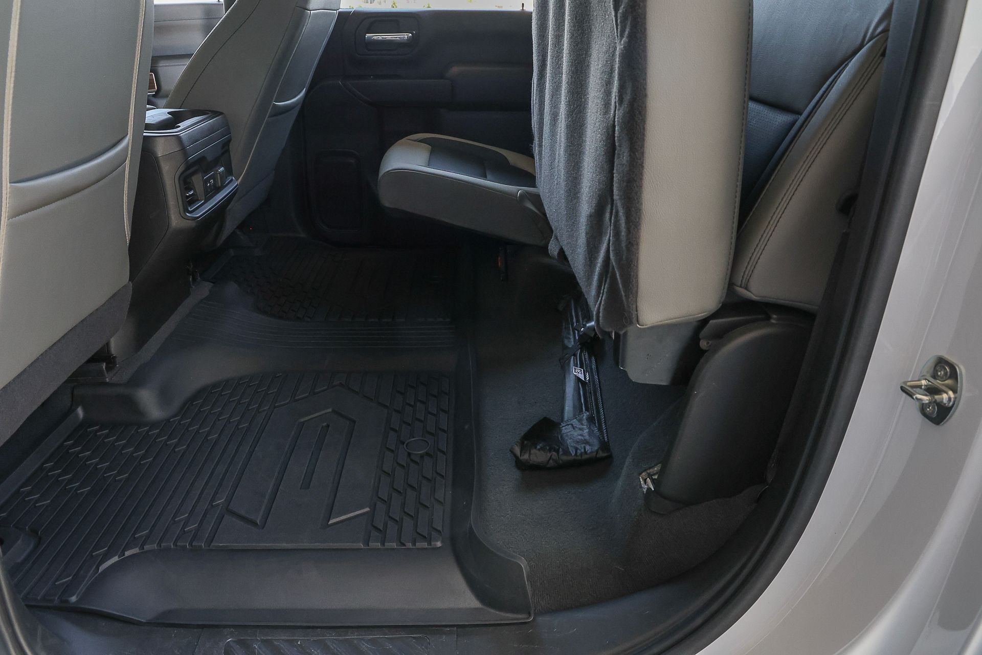 Used 2022 White Chevrolet LT image 29