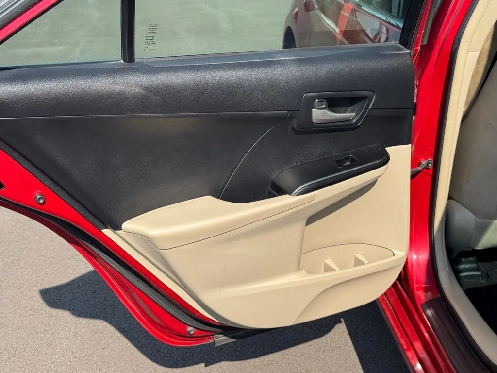 Used 2013 Red Toyota LE image 12