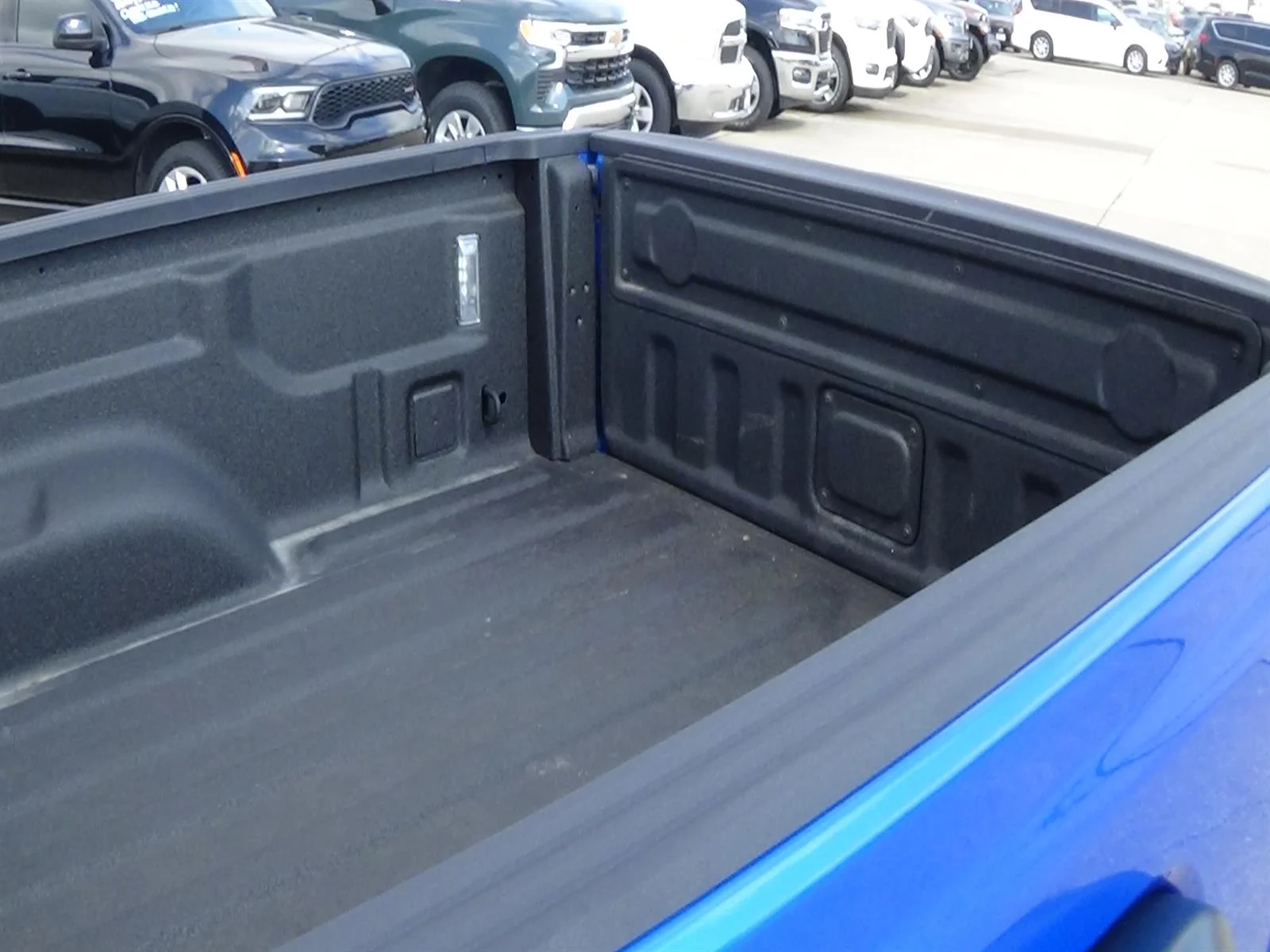 Used 2024 Hydro Blue Pearl Coat (pbj) Jeep Rubicon image 10