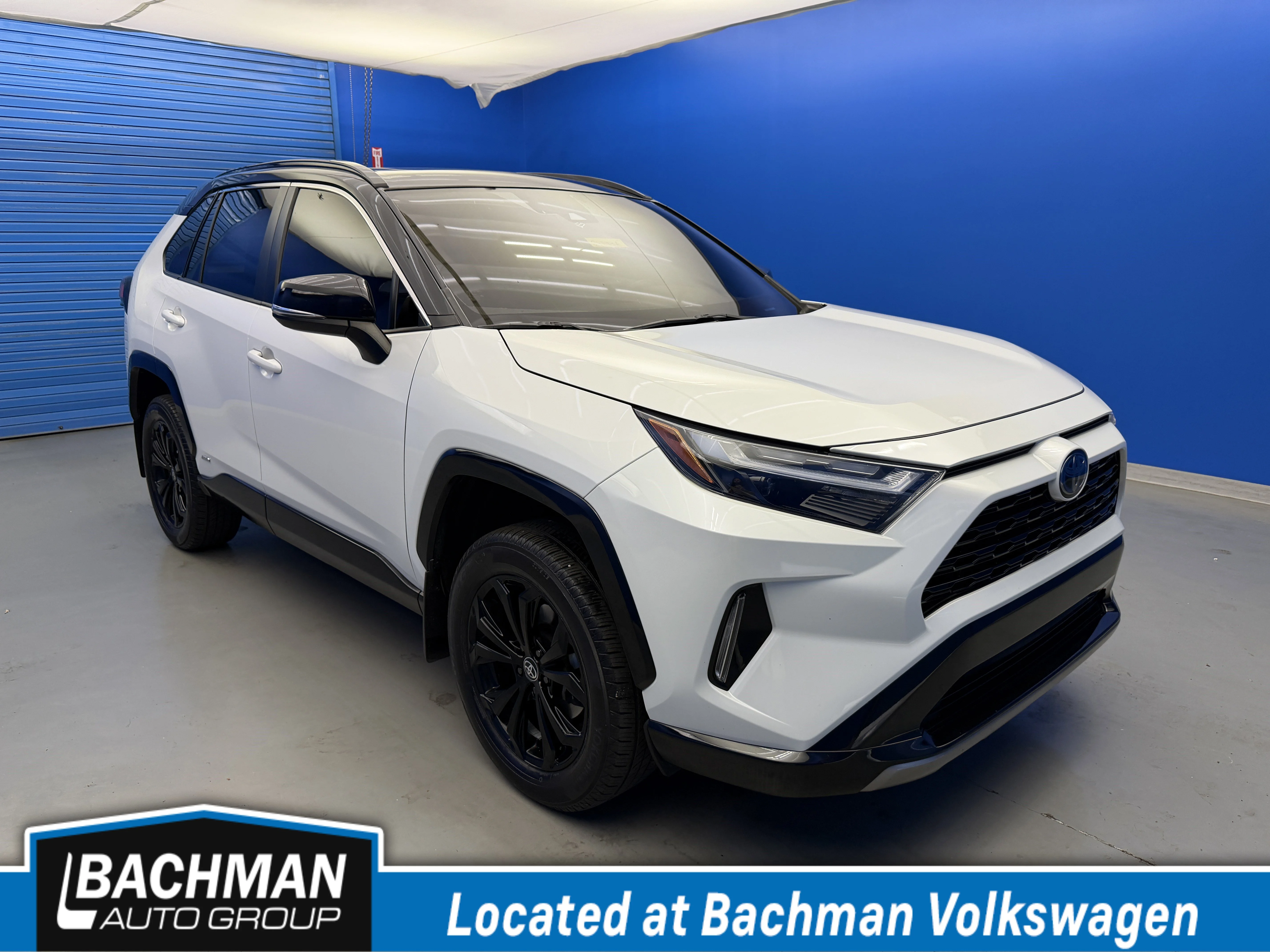 Used 2022 Blizzard Pearl/Midnight Black Metallic Toyota Hybrid XSE image 1