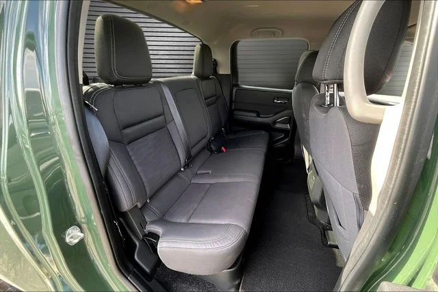 Used 2024 Green Nissan SV image 25
