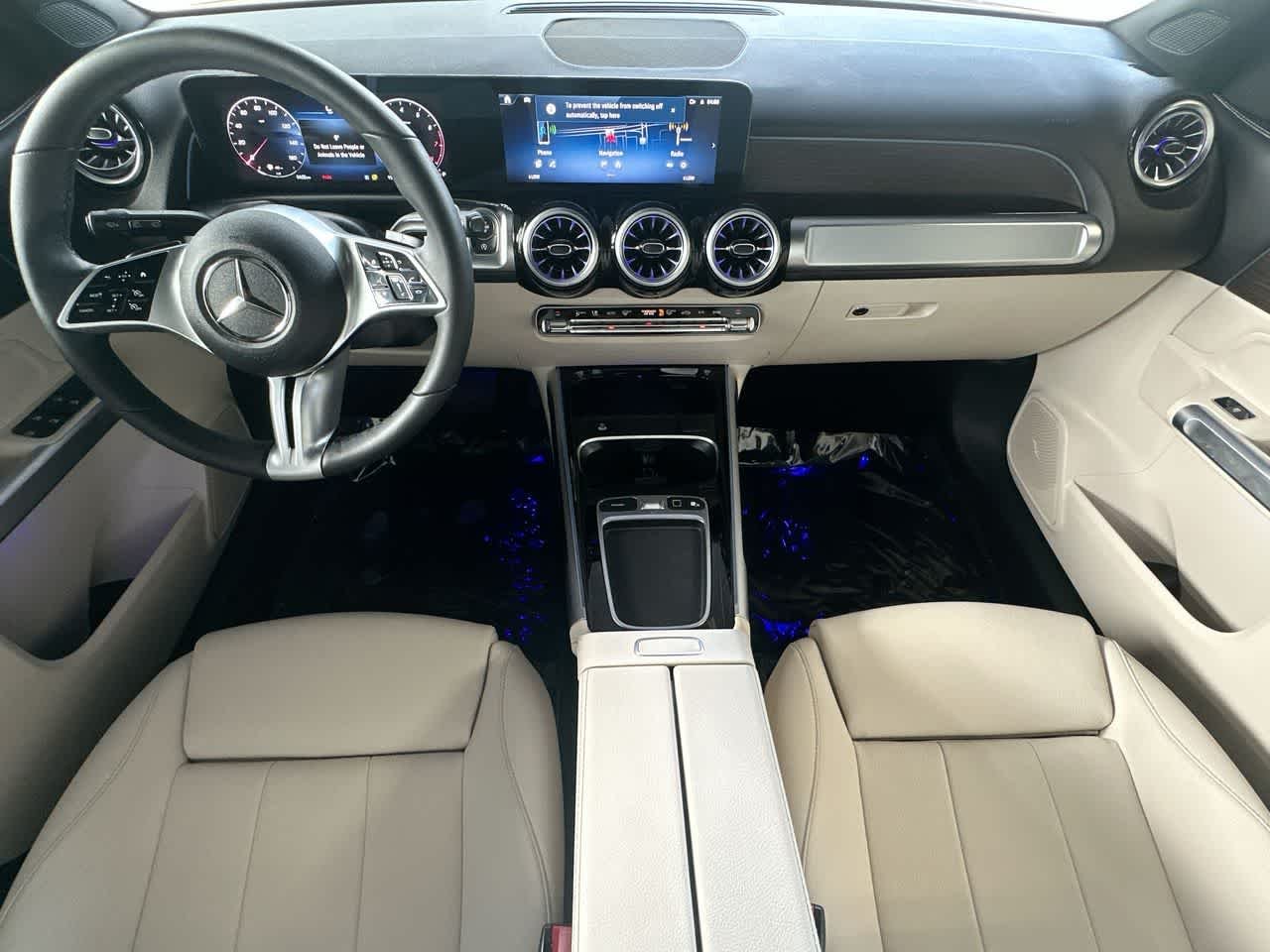 Used 2025 Polar White Mercedes-Benz GLB 250 image 24
