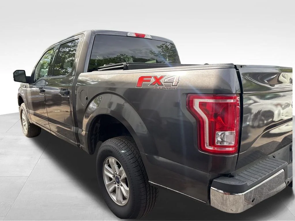 Used 2016 Gray Ford XLT image 13