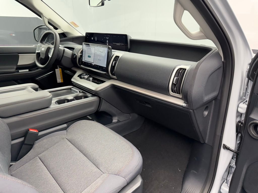 New 2025 Space Silver Metallic Ford Active image 62