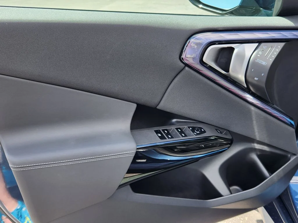 New 2026 Arctic Race Blue metallic BMW 30 xDrive image 8