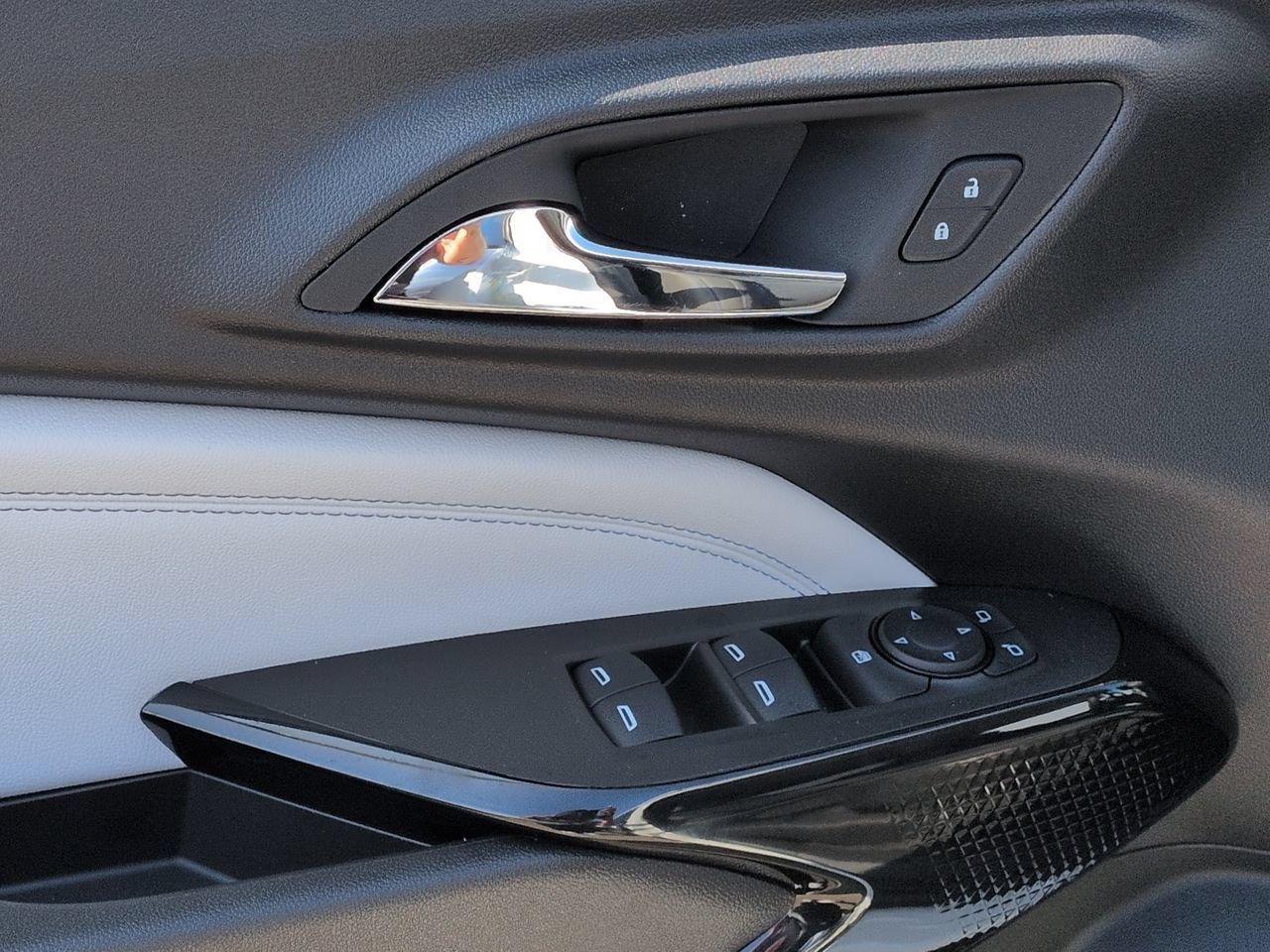 2026 Chevrolet Trax LT - Photo 24