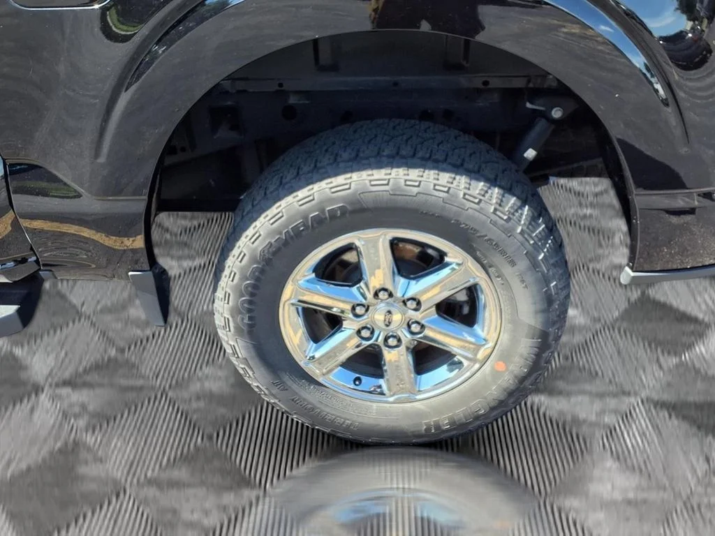 Used 2025 Black Ford XLT image 22
